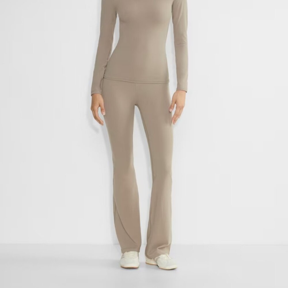 NWT Aritzia GOLDEN BUTTER CHEEKY FLARE Nomad Taupe 6